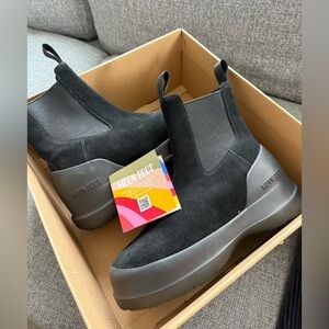 Moon Boot Luna Chelsea Suede